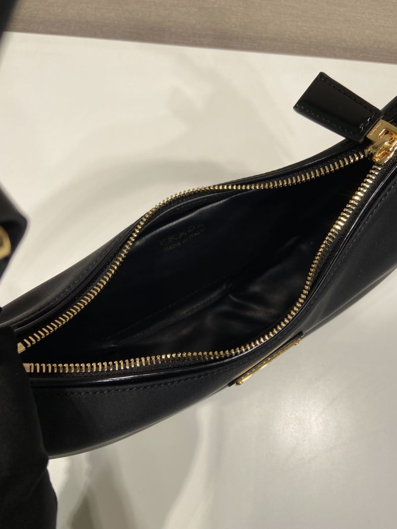 Pra*a hobo bags